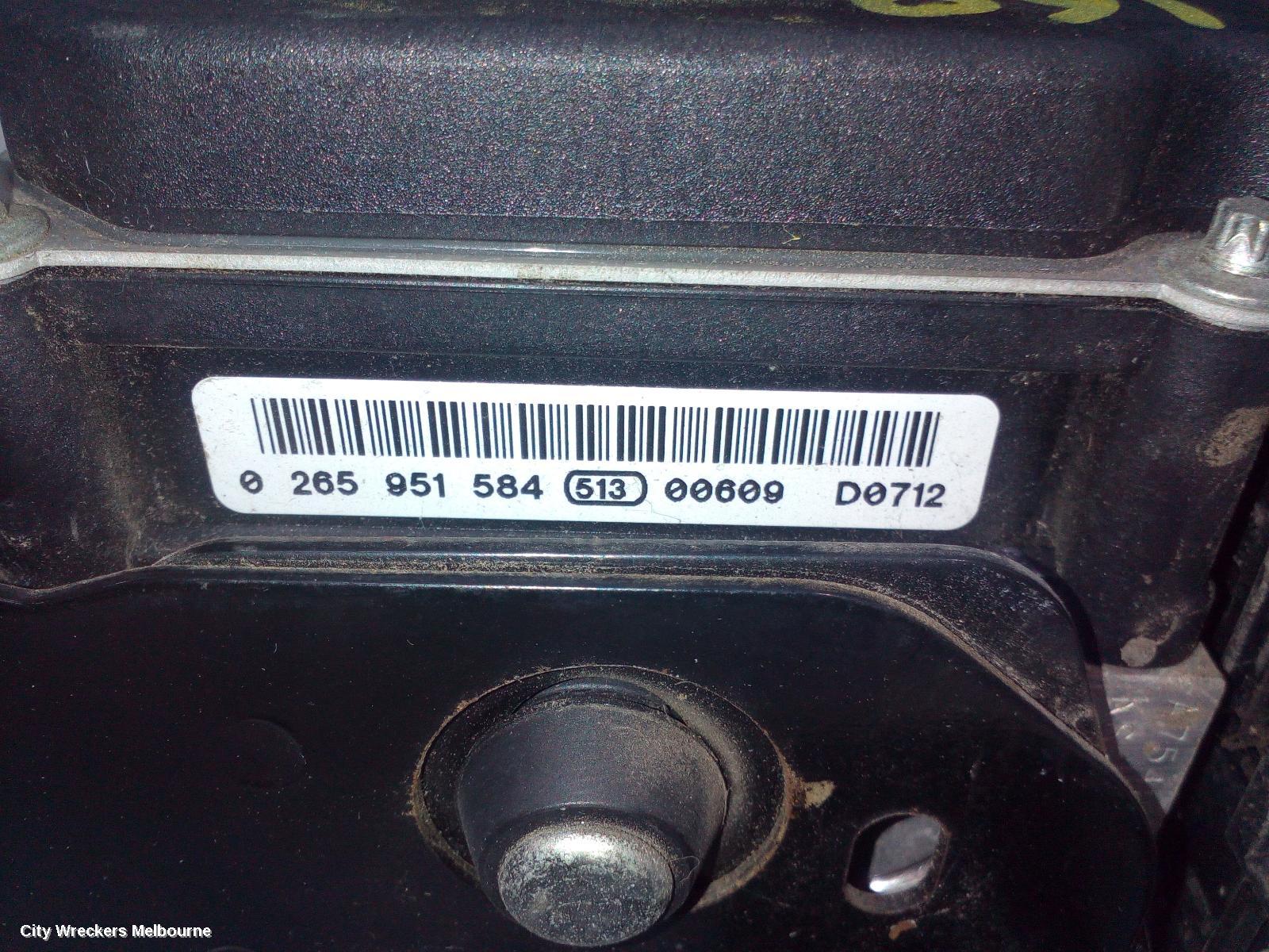 SUBARU FORESTER ABS PUMP/MODULATOR, P/N 27596SC012, VDC TYPE, 02/2008 - 12/2012