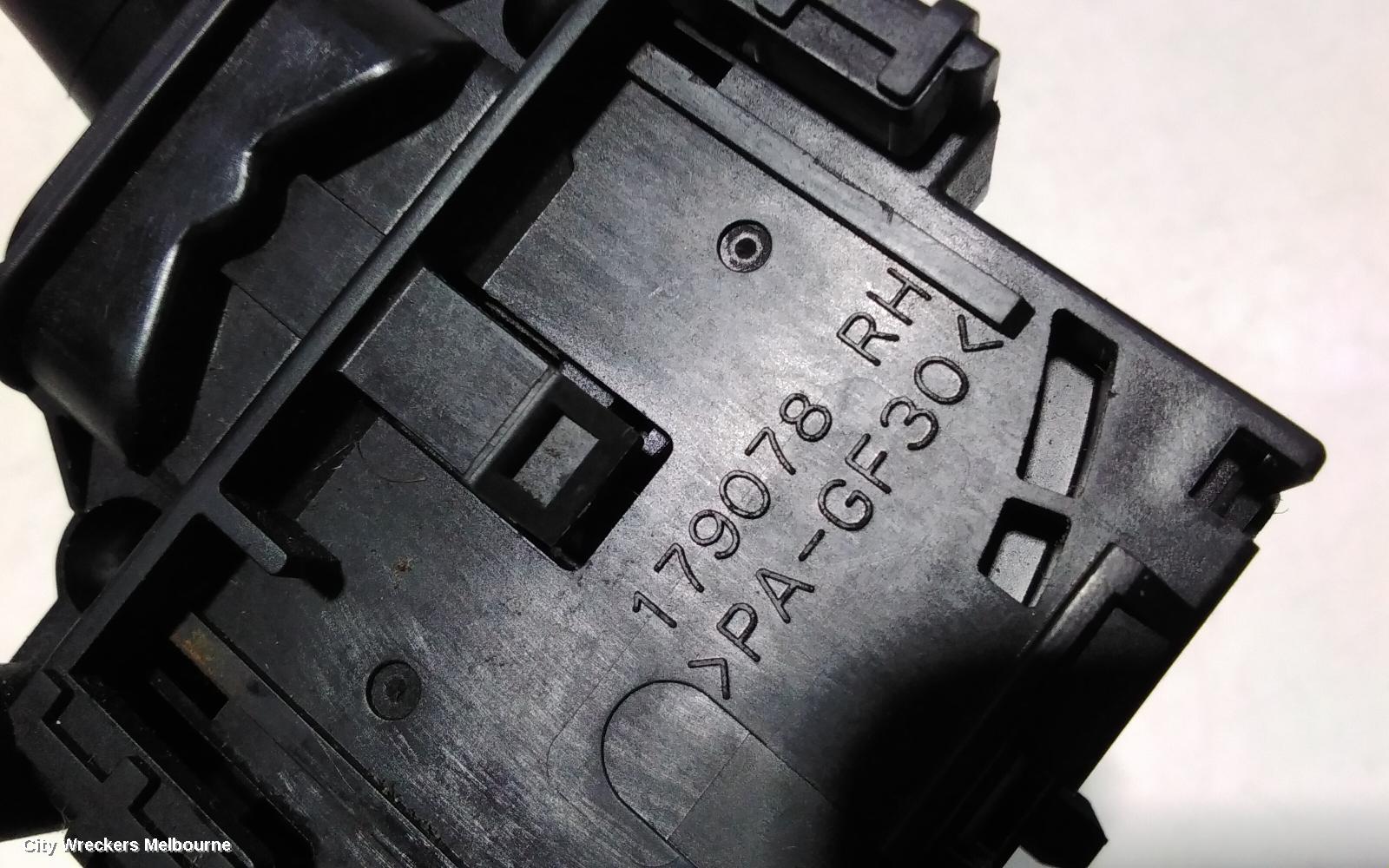 TOYOTA HIACE COMBINATION SWITCH, WIPER SWITCH, TRH/KDH, 03/2005 - 01/2014