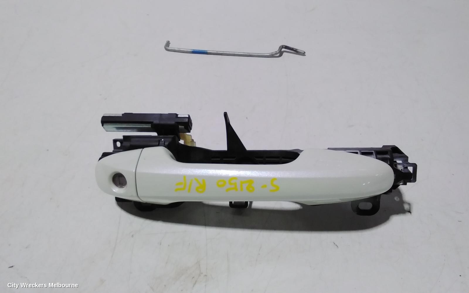 TOYOTA KLUGER DOOR HANDLE, OUTER, RH FRONT, NON KEYLESS ENTRY TYPE, GSU50/GSU55, 03/2014 - 02/2021