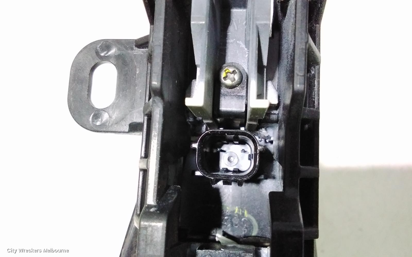 TOYOTA KLUGER DOOR HANDLE, OUTER, RH FRONT, NON KEYLESS ENTRY TYPE, GSU50/GSU55, 03/2014 - 02/2021