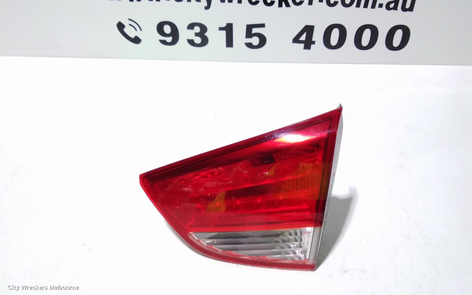 HYUNDAI IX35 REAR GARNISH, TAILGATE LAMP (RH SIDE), LM SERIES (VIN TMAJ), 10/2013 - 01/2016