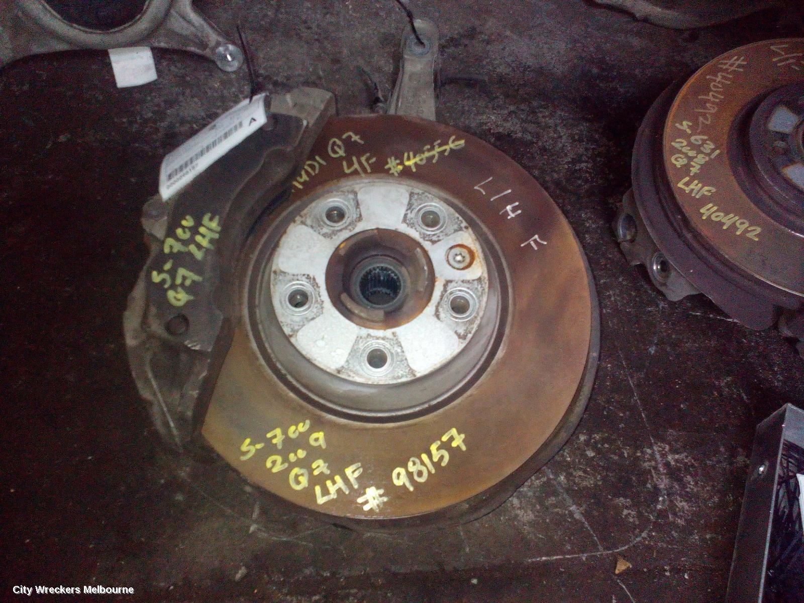 AUDI Q7 LEFT FRONT HUB ASSEMBLY, 4L, 09/2006 - 08/2015