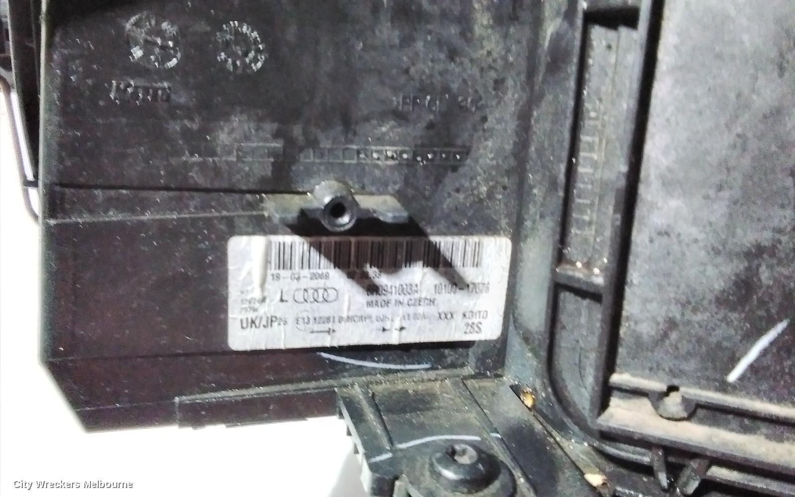 AUDI Q5 LEFT HEADLAMP, 8R, HALOGEN TYPE, 03/2009 - 10/2012