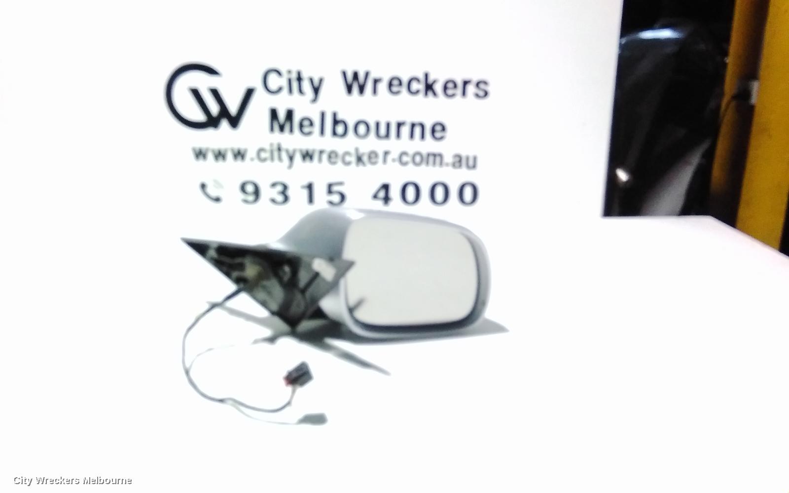 AUDI Q5 RIGHT DOOR MIRROR, 8R, MANUAL FOLD, NON LANE CHANGE ASSIST TYPE (6XC/7Y0 1PLUG, 7 WIRE), 03/2009 - 11/2014