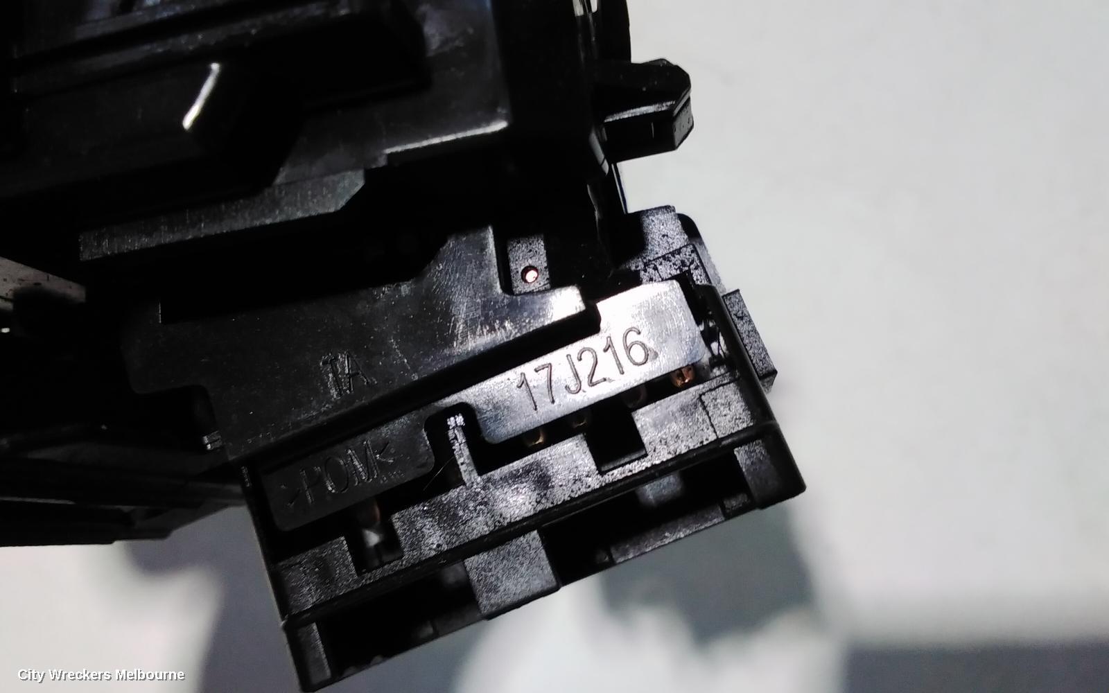 TOYOTA HILUX COMBINATION SWITCH, FLASHER SWITCH, NON FOGLAMP TYPE, 09/2015 ONWARDS