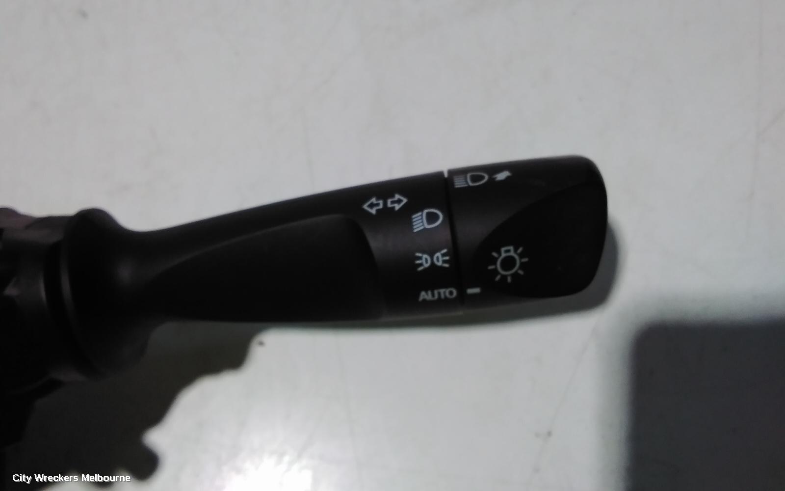 TOYOTA HILUX COMBINATION SWITCH, FLASHER SWITCH, NON FOGLAMP TYPE, 09/2015 ONWARDS