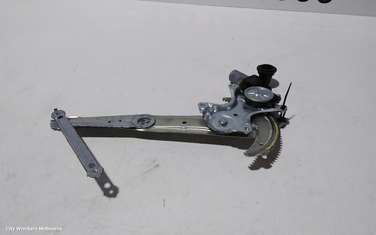 TOYOTA HILUX LEFT FRONT WINDOW REG/MOTOR, DOOR REG ASSY (REG AND MOTOR), NON SR5, 09/2015 ONWARDS