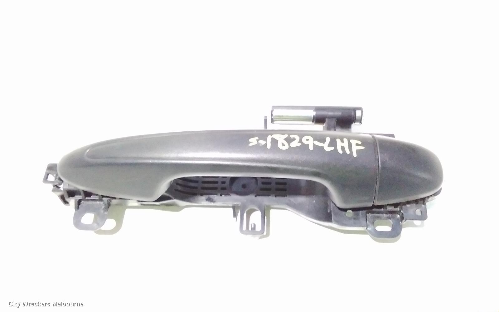 TOYOTA HILUX DOOR HANDLE, OUTER, LH FRONT, COLOUR CODED, NON KEYLESS ENTRY TYPE, 09/2015 ONWARDS