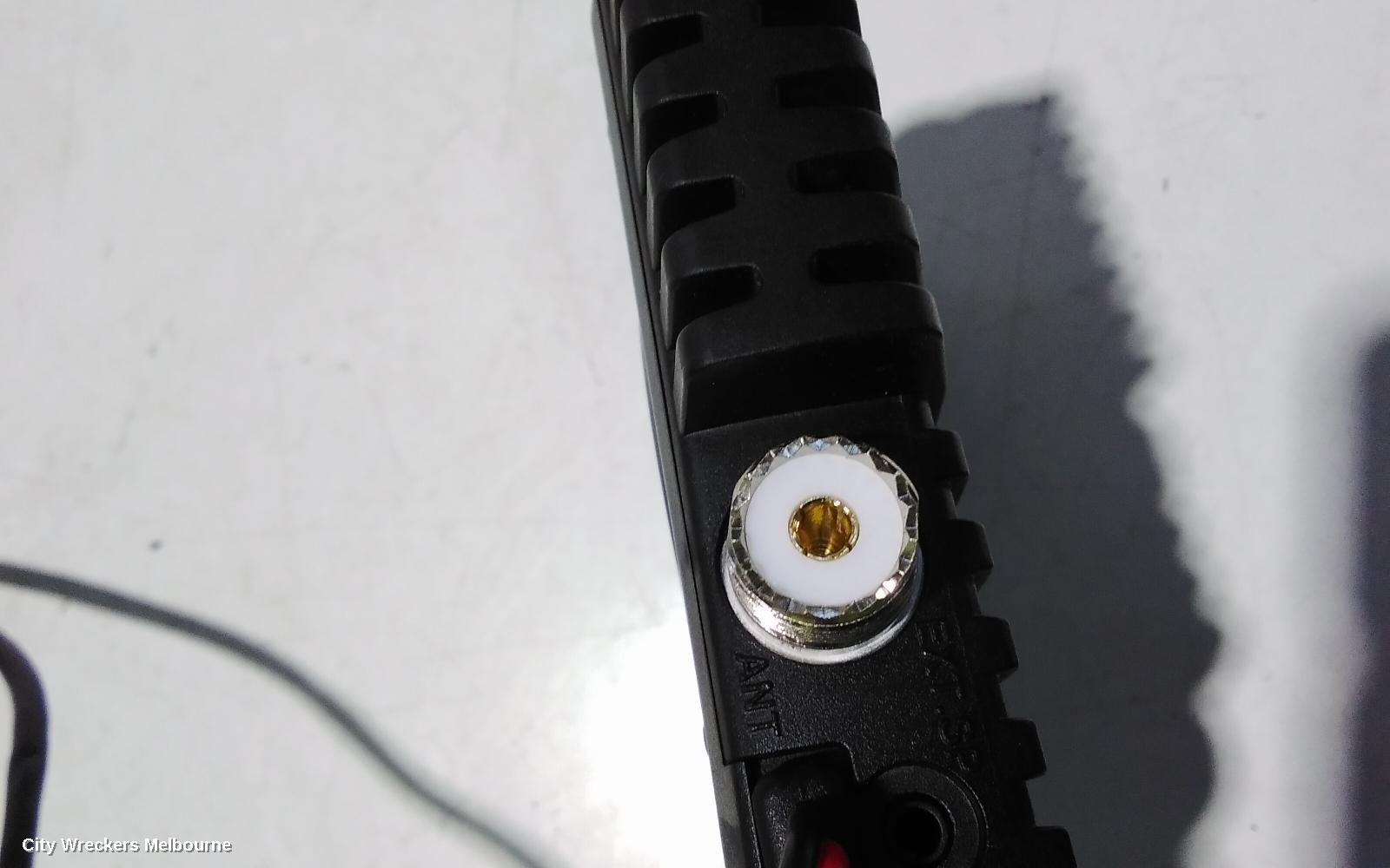 TOYOTA HILUX, 06/2015 - 09/2025, UH6060  UHF  REMOTE SPEAKER MIC RADIO - : 98462