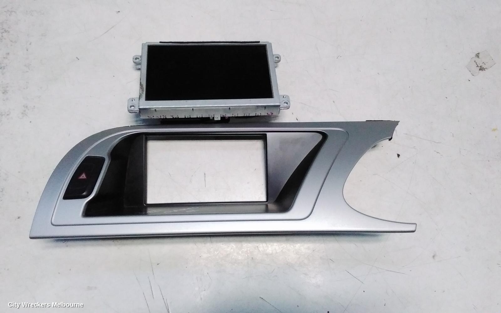 AUDI A4 RADIO/CD/DVD/SAT/TV, NAVIGATION DRIVE (LOCATED IN BOOT), B8 8K, 02/2008 - 09/2015