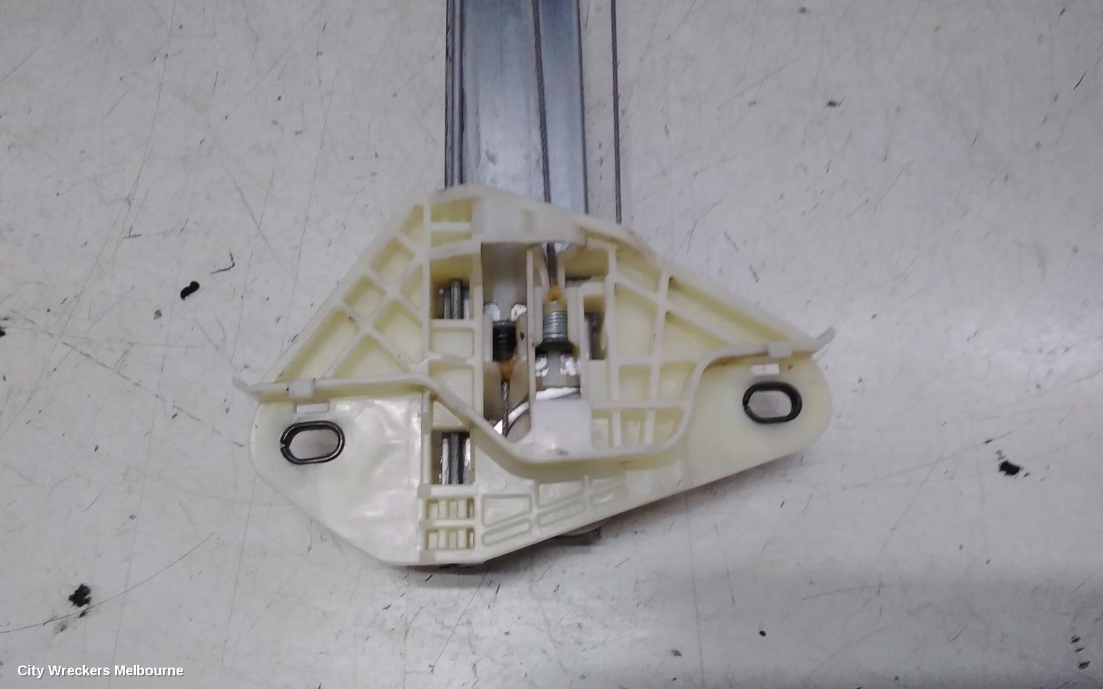 HONDA HRV LEFT FRONT WINDOW REG/MOTOR, RV, 12/2021 ONWARDS