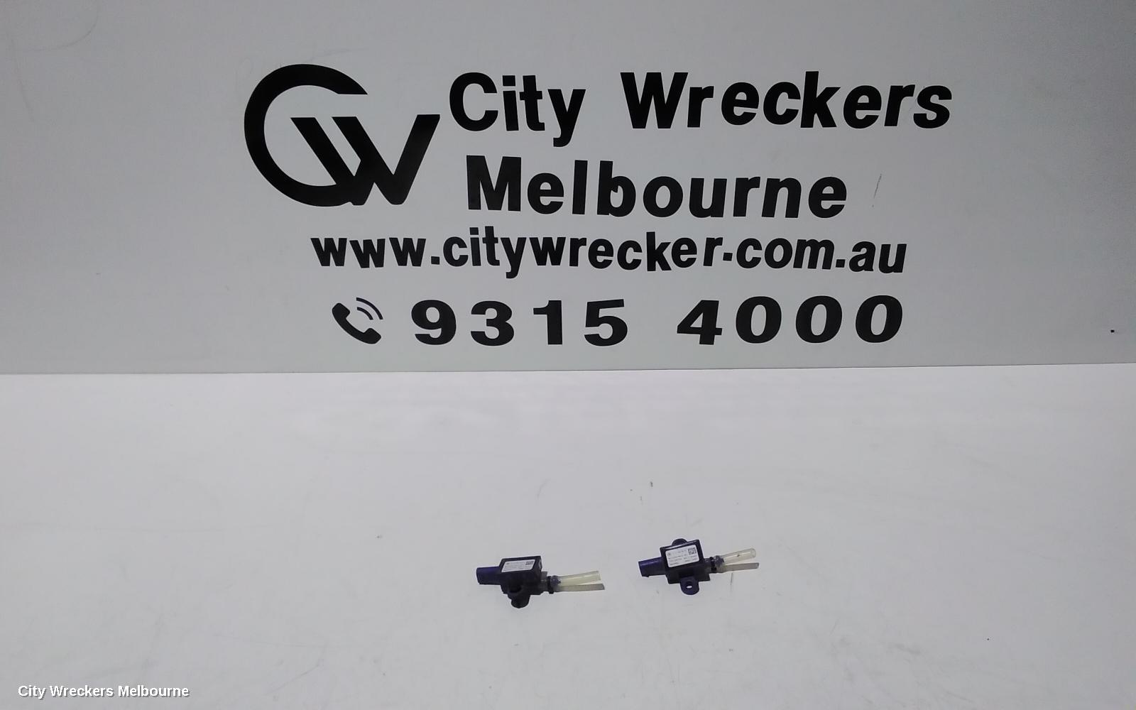 MERCEDES CLA CLASS, C117, 10/2013 - 02/2019, A1179056900 (CLA COUPE C117 PEDESTRIAN PROTECTION PRESSURE SENSOR) 2X: 98568