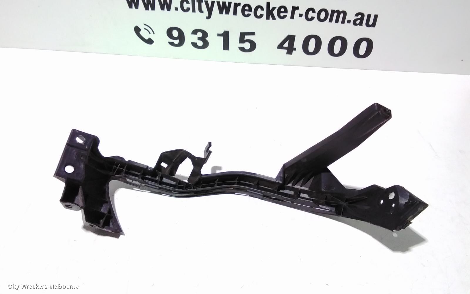 SUBARU IMPREZA, G4, 12/2011 - 10/2016, LHS HEADLIGHT BRACKET : 98613