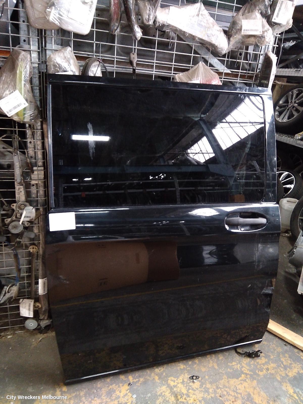 MERCEDES VITO RIGHT REAR DOOR, 447, W/ WINDOW GLASS, NON POWER TYPE, 03/2015 ONWARDS