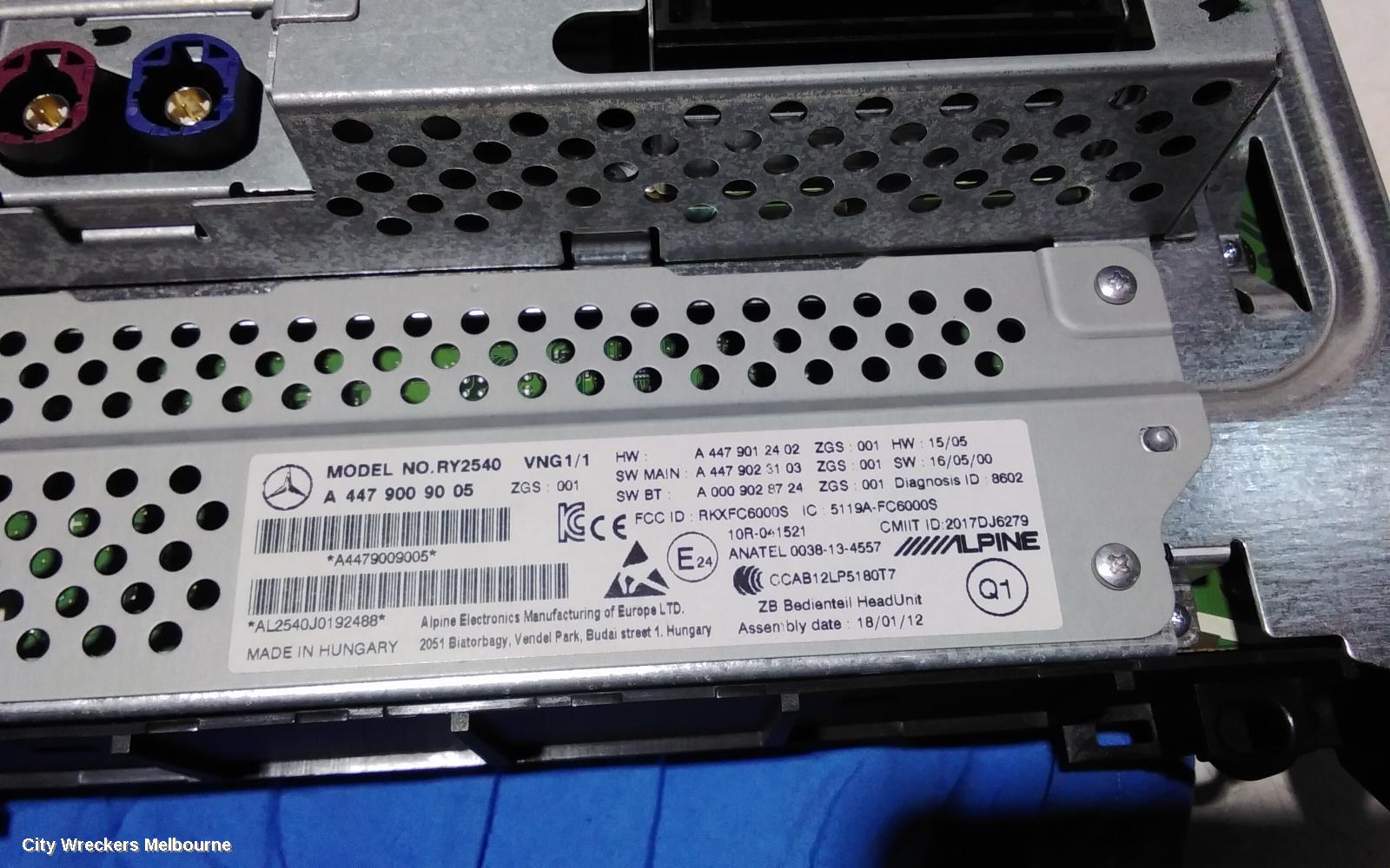 MERCEDES VITO RADIO/CD/DVD/SAT/TV, 447, MULTIFUNCTION TOUCHPAD, 03/2015 - 10/2020