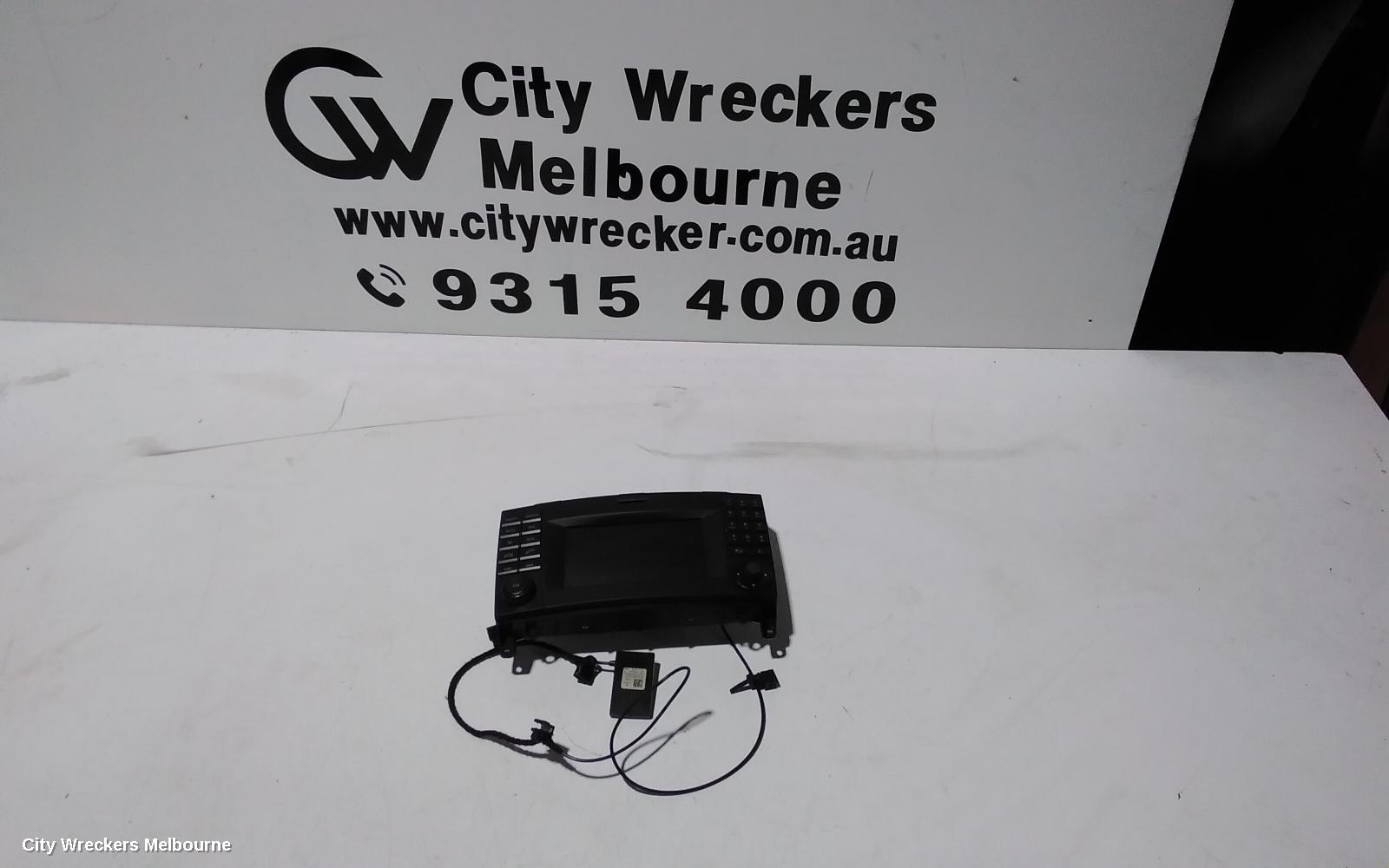 MERCEDES VITO RADIO/CD/DVD/SAT/TV, 447, MULTIFUNCTION TOUCHPAD, 03/2015 - 10/2020