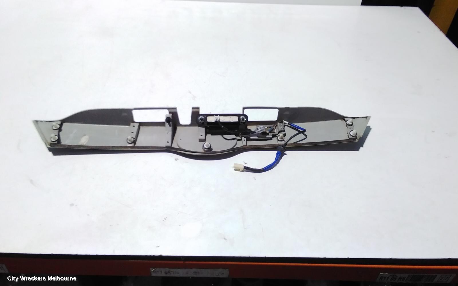 TOYOTA KLUGER REAR GARNISH, TAILGATE GARNISH (CENTRE), GX/GXL, NON POWER TAILGATE TYPE, GSU50/GSU55, 03/2014 - 02/2021