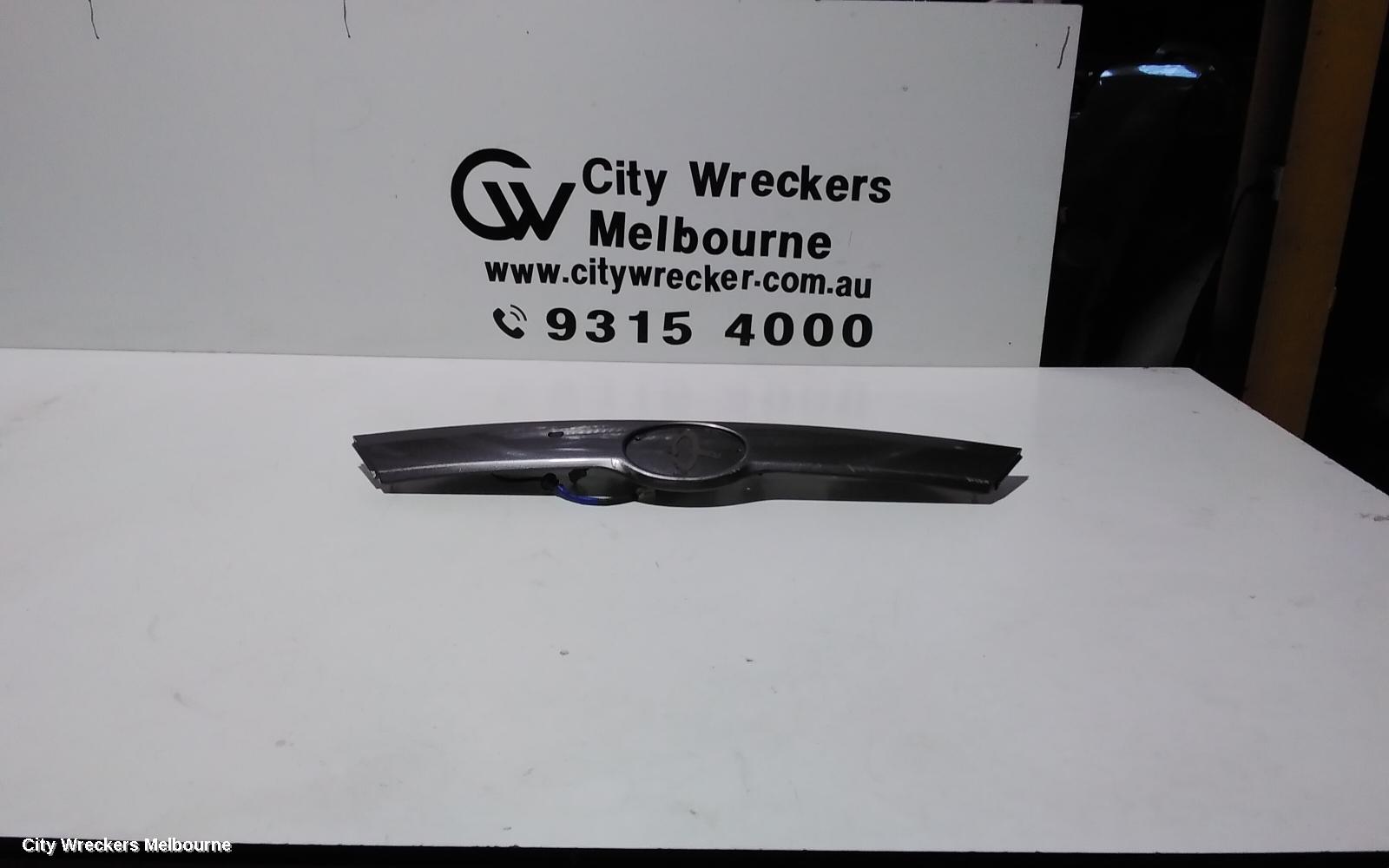 TOYOTA KLUGER REAR GARNISH, TAILGATE GARNISH (CENTRE), GX/GXL, NON POWER TAILGATE TYPE, GSU50/GSU55, 03/2014 - 02/2021