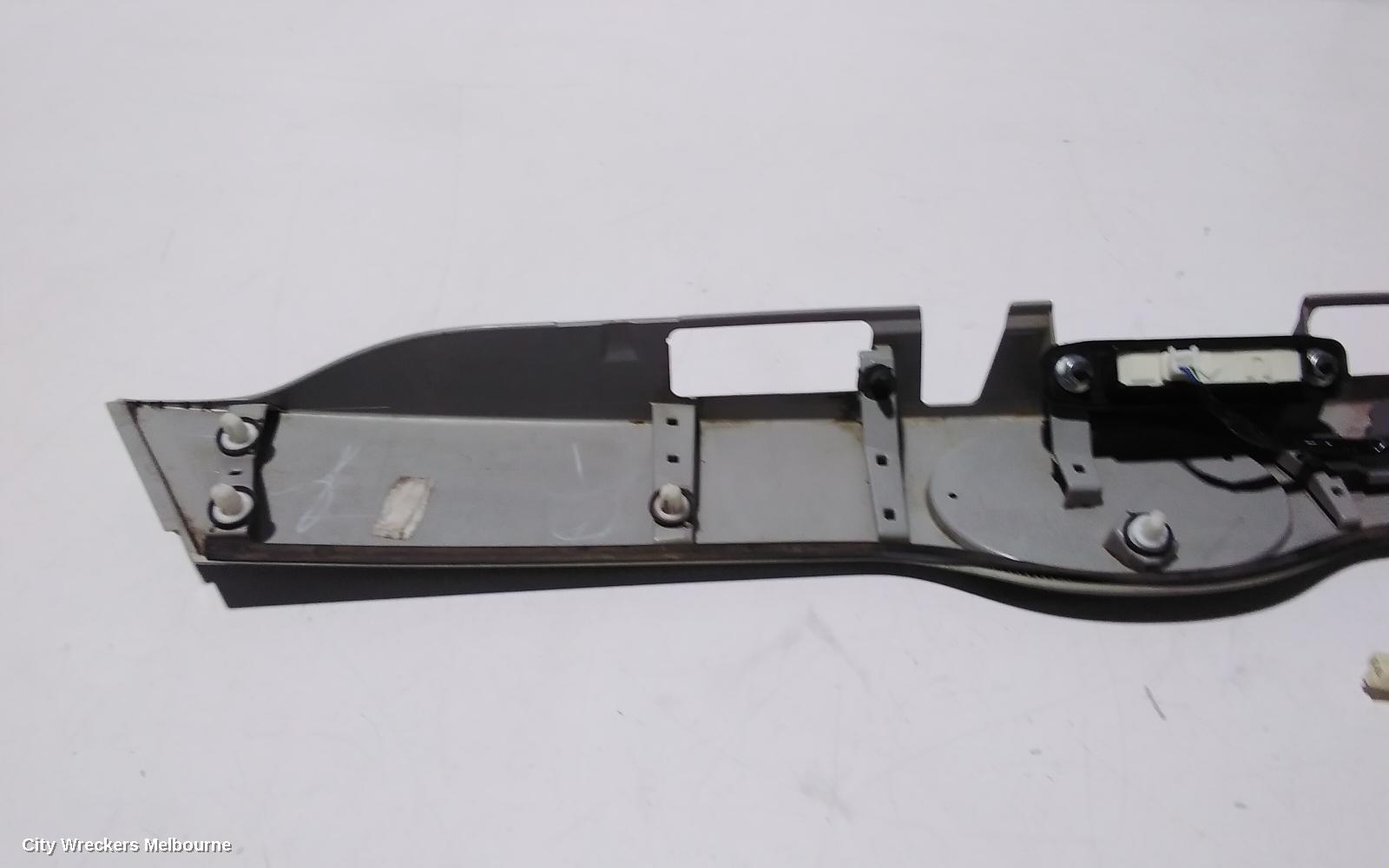 TOYOTA KLUGER REAR GARNISH, TAILGATE GARNISH (CENTRE), GX/GXL, NON POWER TAILGATE TYPE, GSU50/GSU55, 03/2014 - 02/2021