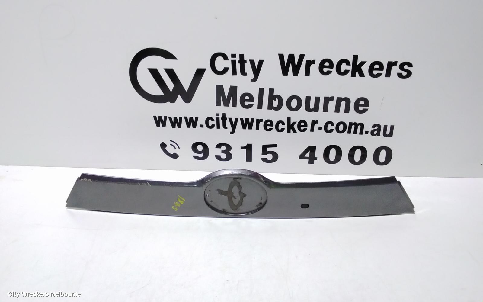 TOYOTA KLUGER REAR GARNISH, TAILGATE GARNISH (CENTRE), GX/GXL, NON POWER TAILGATE TYPE, GSU50/GSU55, 03/2014 - 02/2021