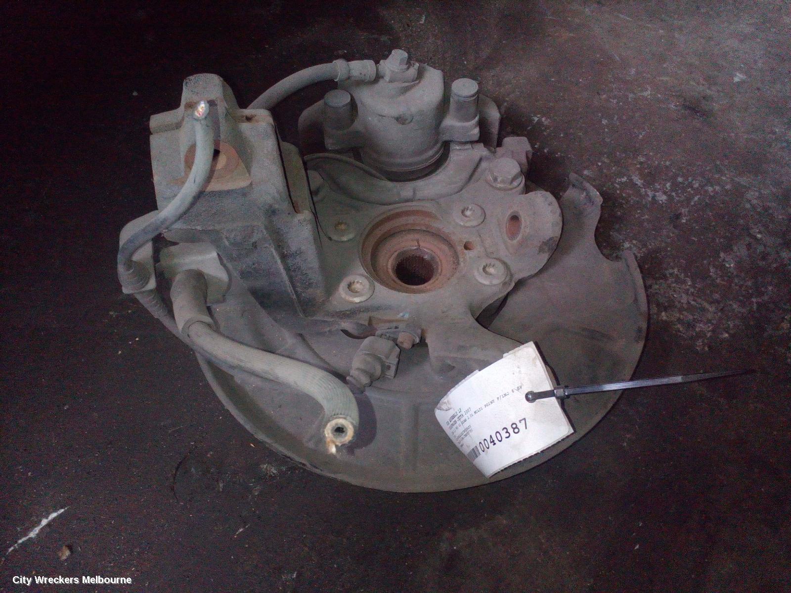 VOLKSWAGEN JETTA LEFT FRONT HUB ASSEMBLY, 1KM, 4 BOLT TYPE, 02/2006 - 07/2011