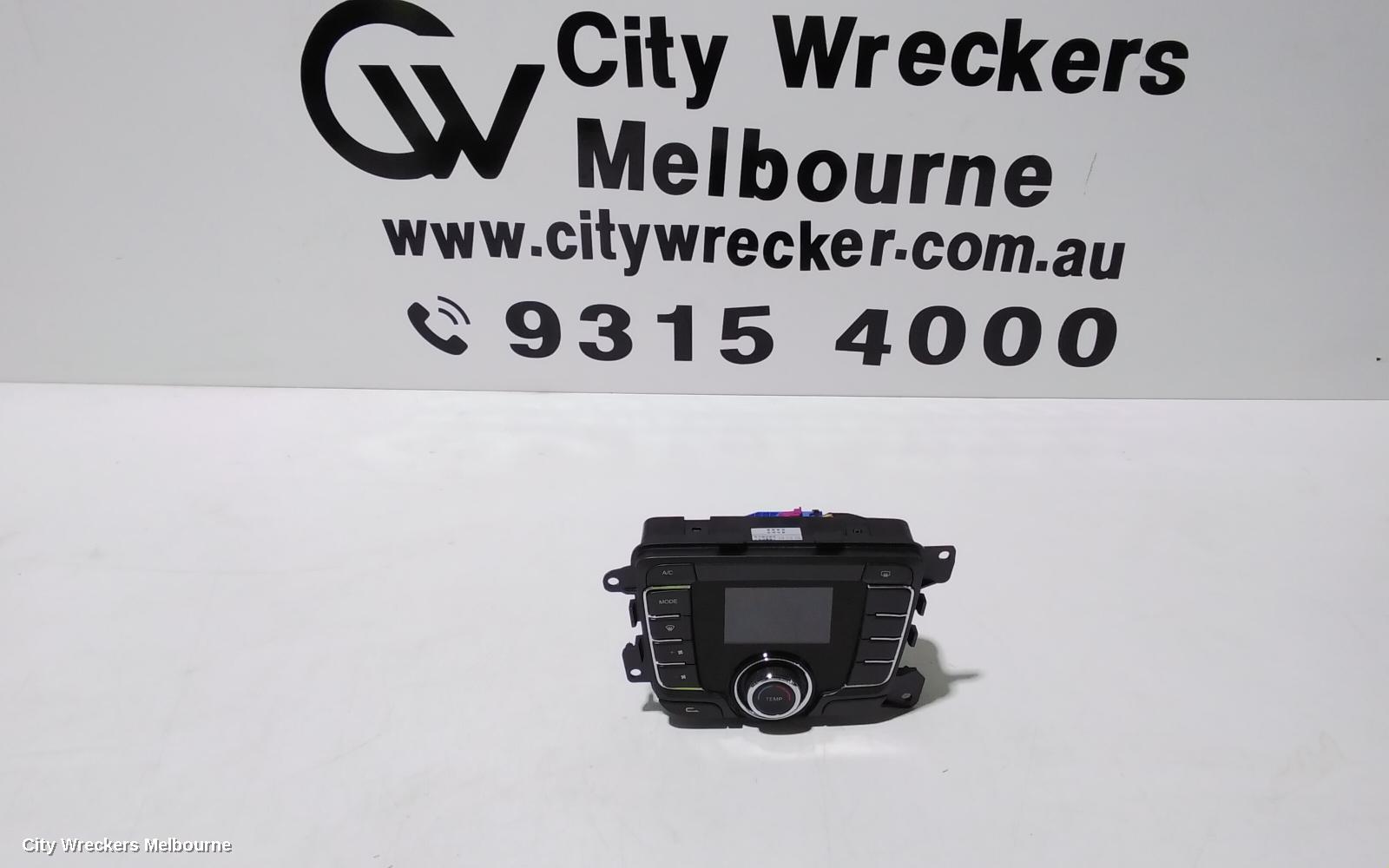 LDV G10 HEATER/AC CONTROLS, (G10+) SV7C, CLIMATE CONTROL, NON REAR CONTROL BUTTON TYPE, VAN, 04/2015 ONWARDS