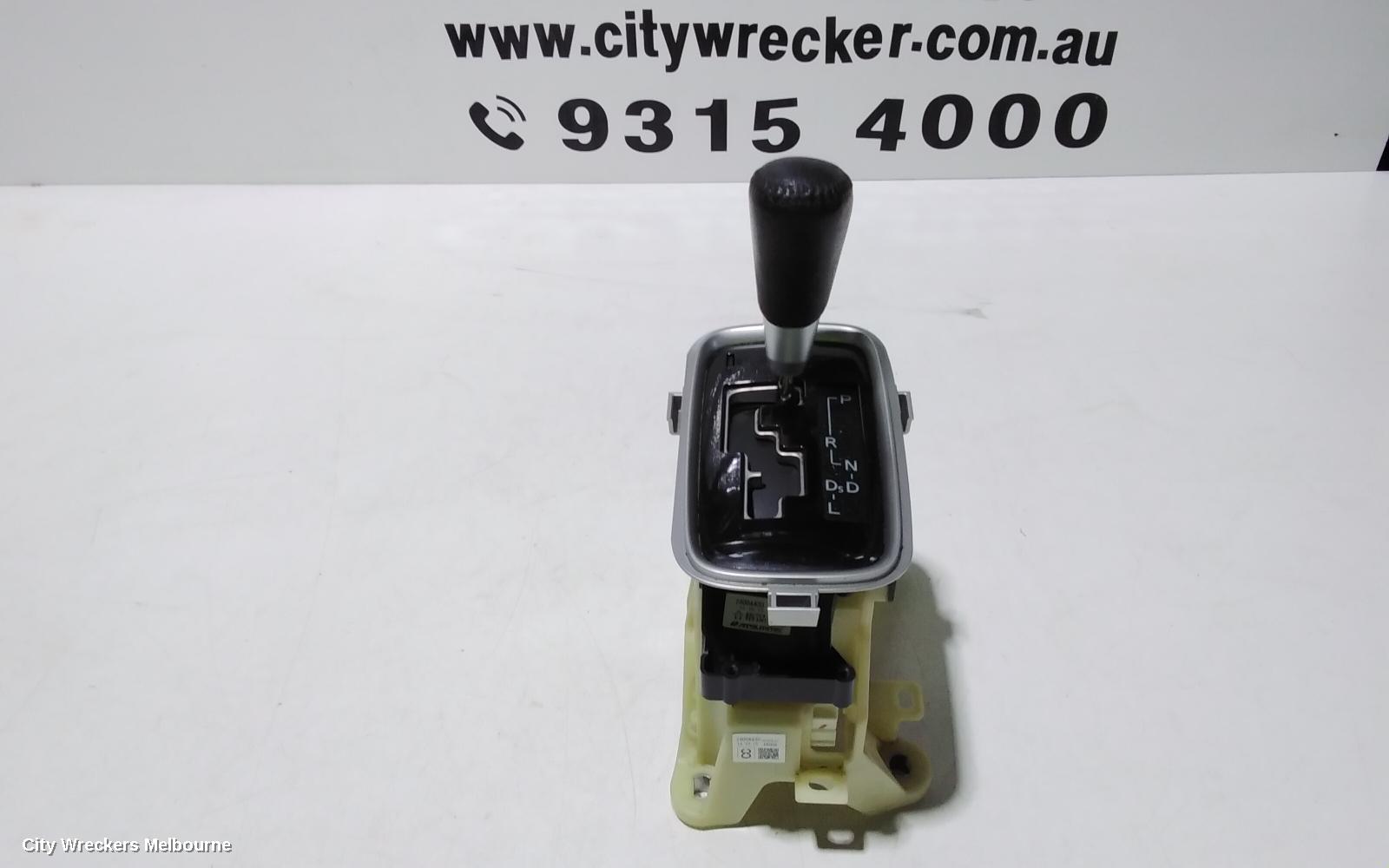 MITSUBISHI OUTLANDER GEAR STICK/SHIFTER, GEAR SHIFTER, AUTO T/M TYPE, ZJ, 10/2012 - 03/2015