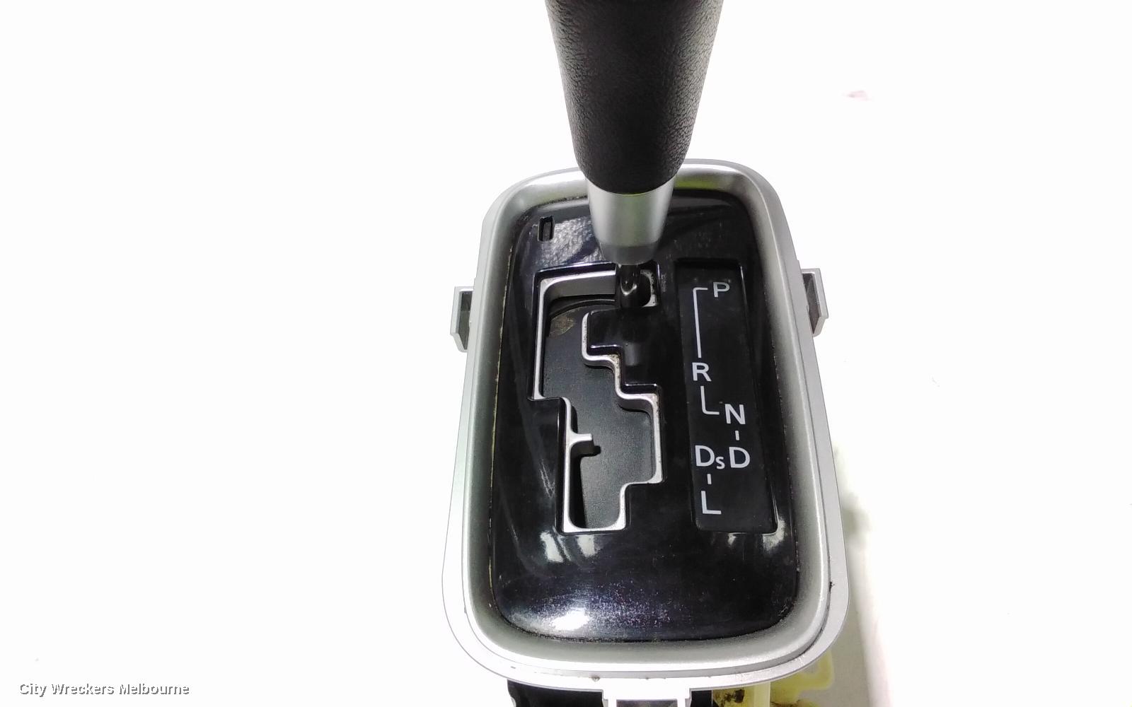 MITSUBISHI OUTLANDER GEAR STICK/SHIFTER, GEAR SHIFTER, AUTO T/M TYPE, ZJ, 10/2012 - 03/2015