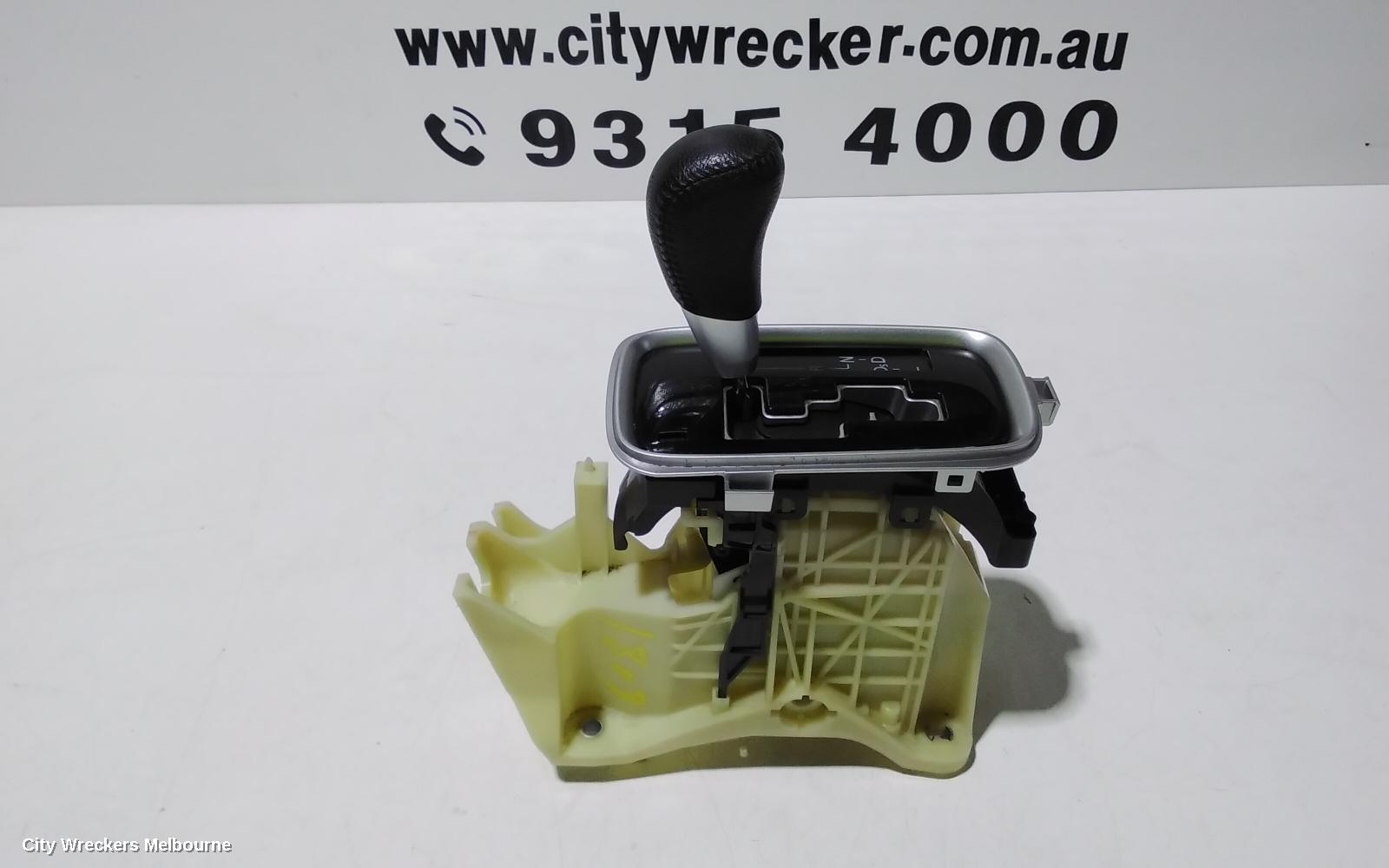 MITSUBISHI OUTLANDER GEAR STICK/SHIFTER, GEAR SHIFTER, AUTO T/M TYPE, ZJ, 10/2012 - 03/2015