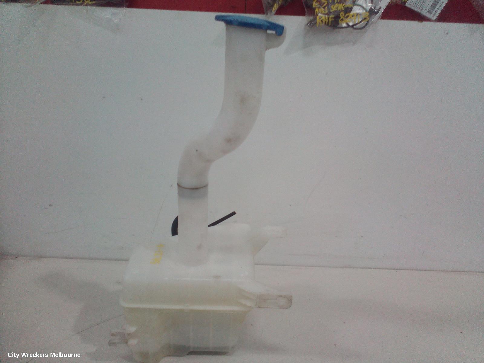 HYUNDAI TUCSON WASHER BOTTLE, JM, 08/2004 - 01/2010