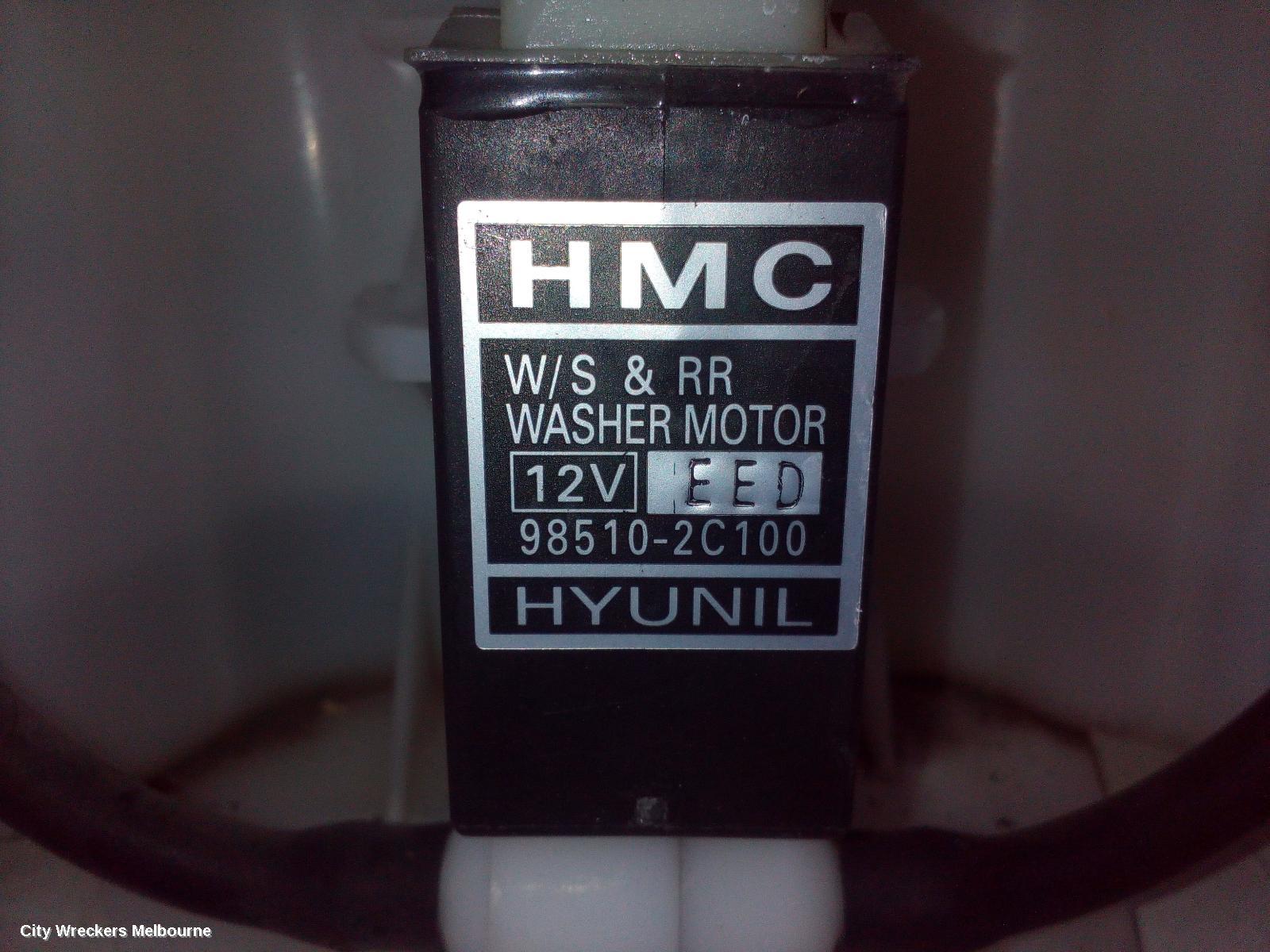 HYUNDAI TUCSON WASHER BOTTLE, JM, 08/2004 - 01/2010