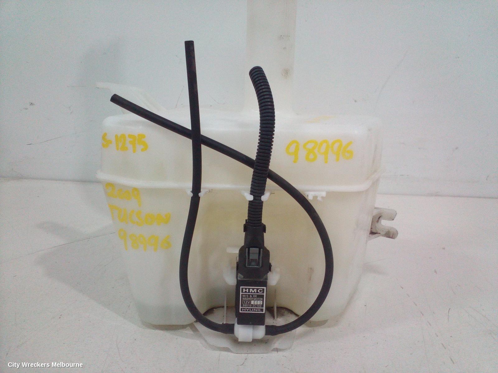 HYUNDAI TUCSON WASHER BOTTLE, JM, 08/2004 - 01/2010
