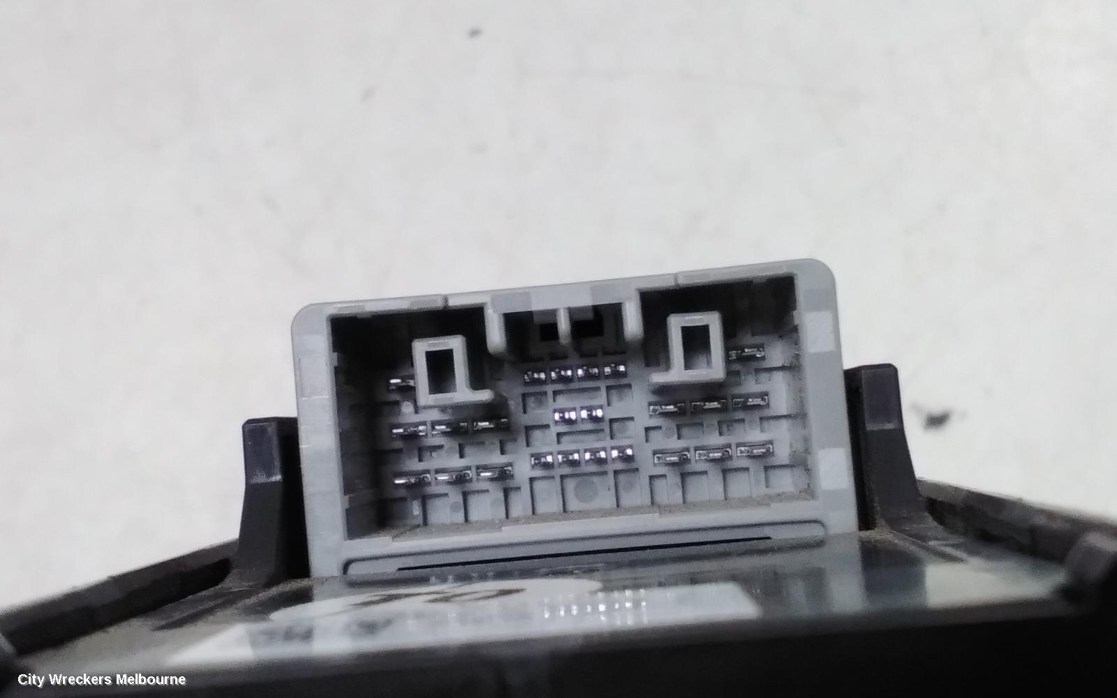 HONDA JAZZ PWR DR WIND SWITCH, RH FRONT (MASTER SWITCH), GF/GK, W/ CENTRAL LOCK BUTTON TYPE, 07/2014 - 12/2020