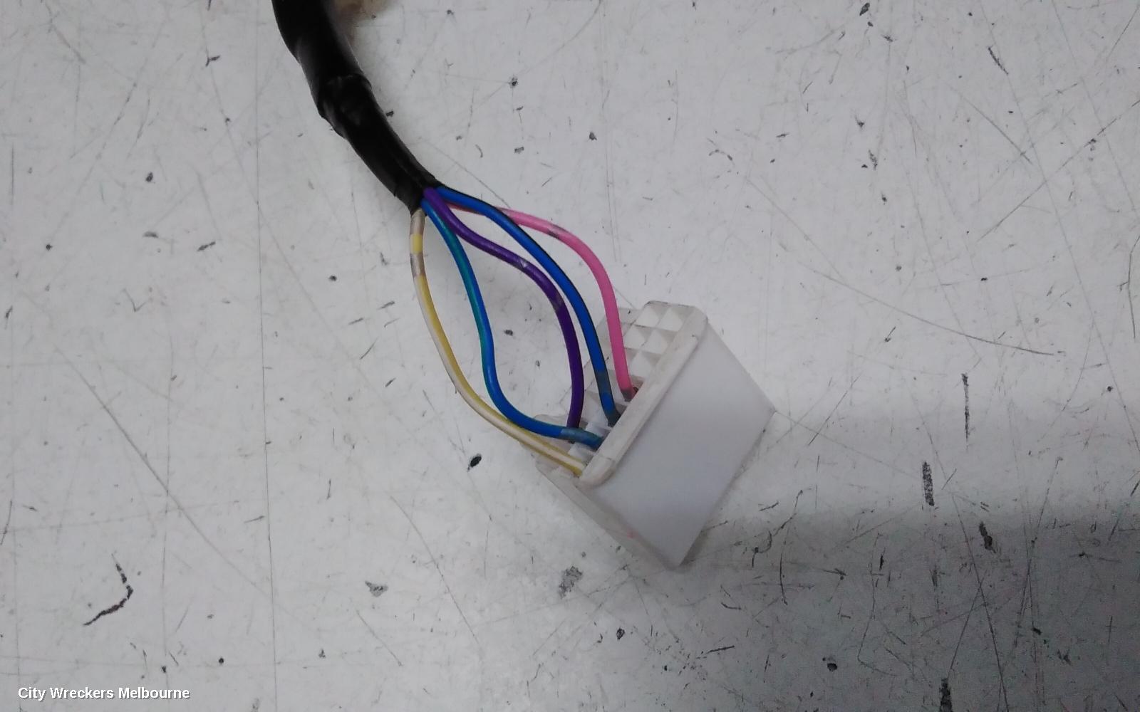 HONDA HRV RIGHT DOOR MIRROR, RU5, VTI/VTI-S, MANUAL FOLD, NON AUTO DIP TYPE (5 WIRE), 12/2014 - 06/2018
