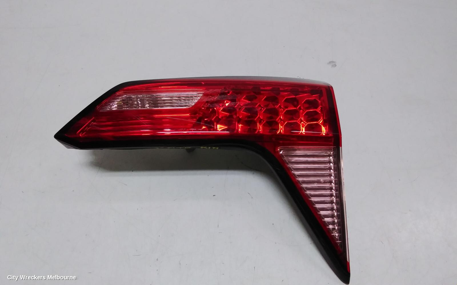 HONDA HRV REAR GARNISH, TAILGATE LAMP (RH SIDE), RU5, VTI, LED, NON OPTICAL GUIDE TYPE, 12/2014 - 06/2018