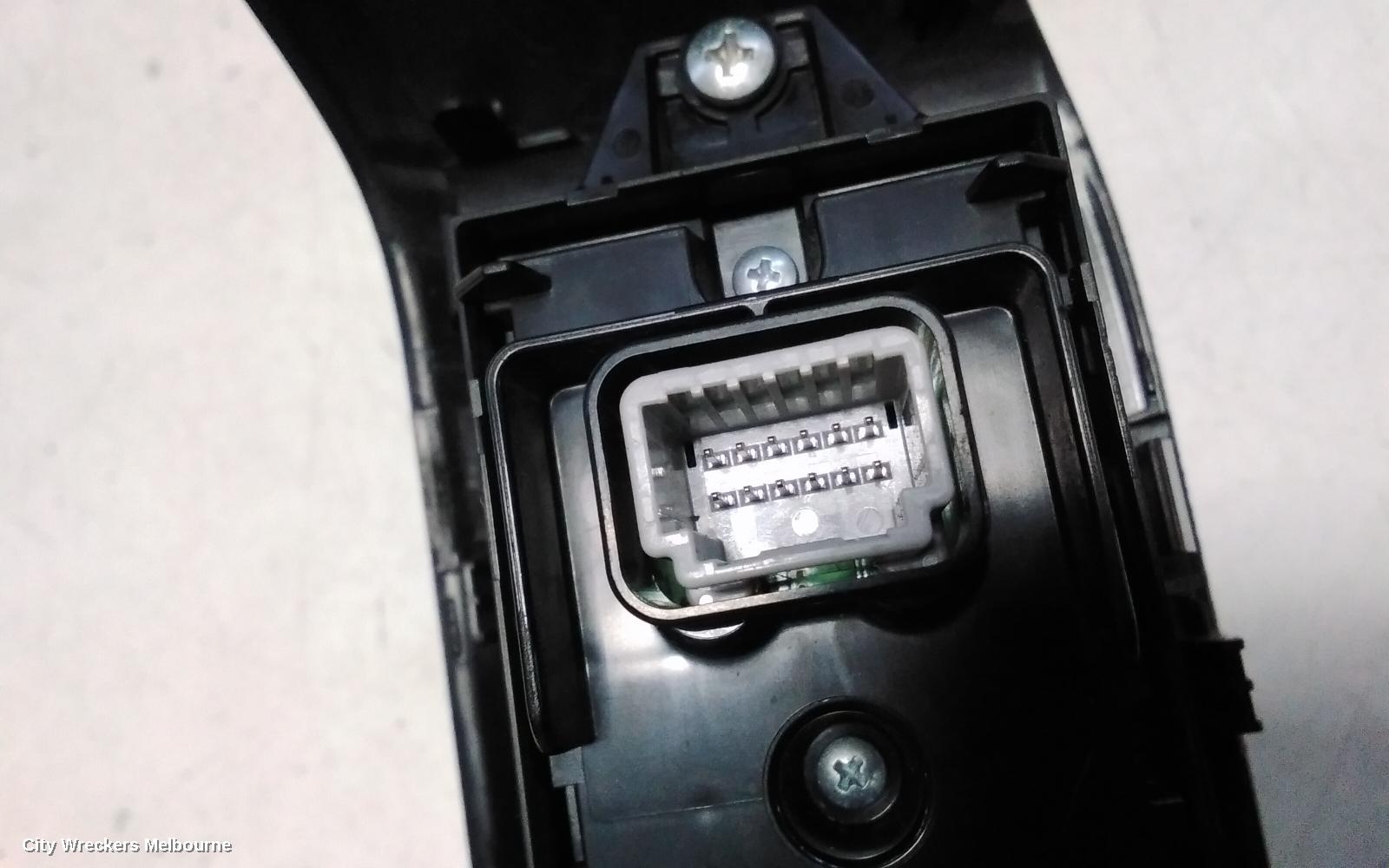TOYOTA HIACE PWR DR WIND SWITCH, RH FRONT (MASTER SWITCH), 300 SERIES, 04/2019 ONWARDS