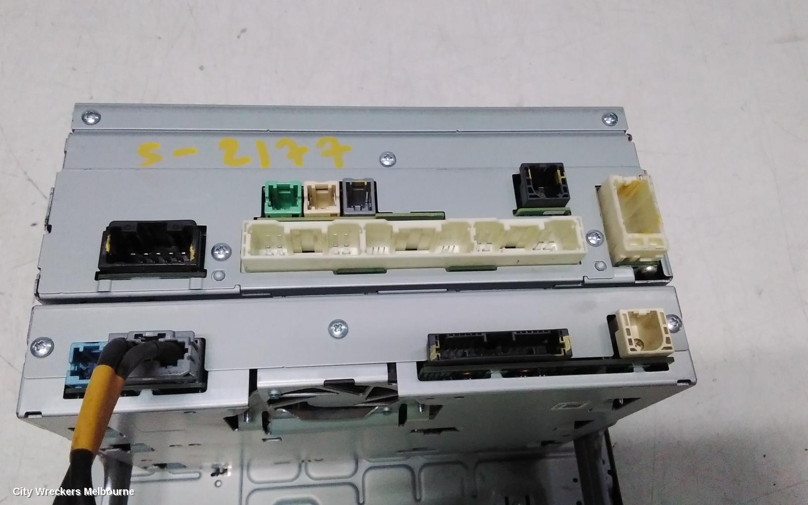TOYOTA HIACE RADIO/CD/DVD/SAT/TV, 300 SERIES, HEAD UNIT, W/ DISPLAY UNIT, 8IN TOUCHSCREEN, W/ CD TYPE, 02/2019 - 10/2023