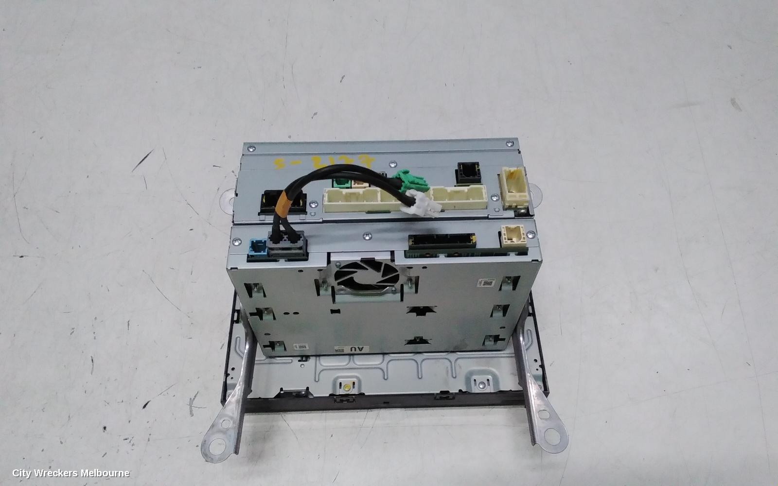 TOYOTA HIACE RADIO/CD/DVD/SAT/TV, 300 SERIES, HEAD UNIT, W/ DISPLAY UNIT, 8IN TOUCHSCREEN, W/ CD TYPE, 02/2019 - 10/2023