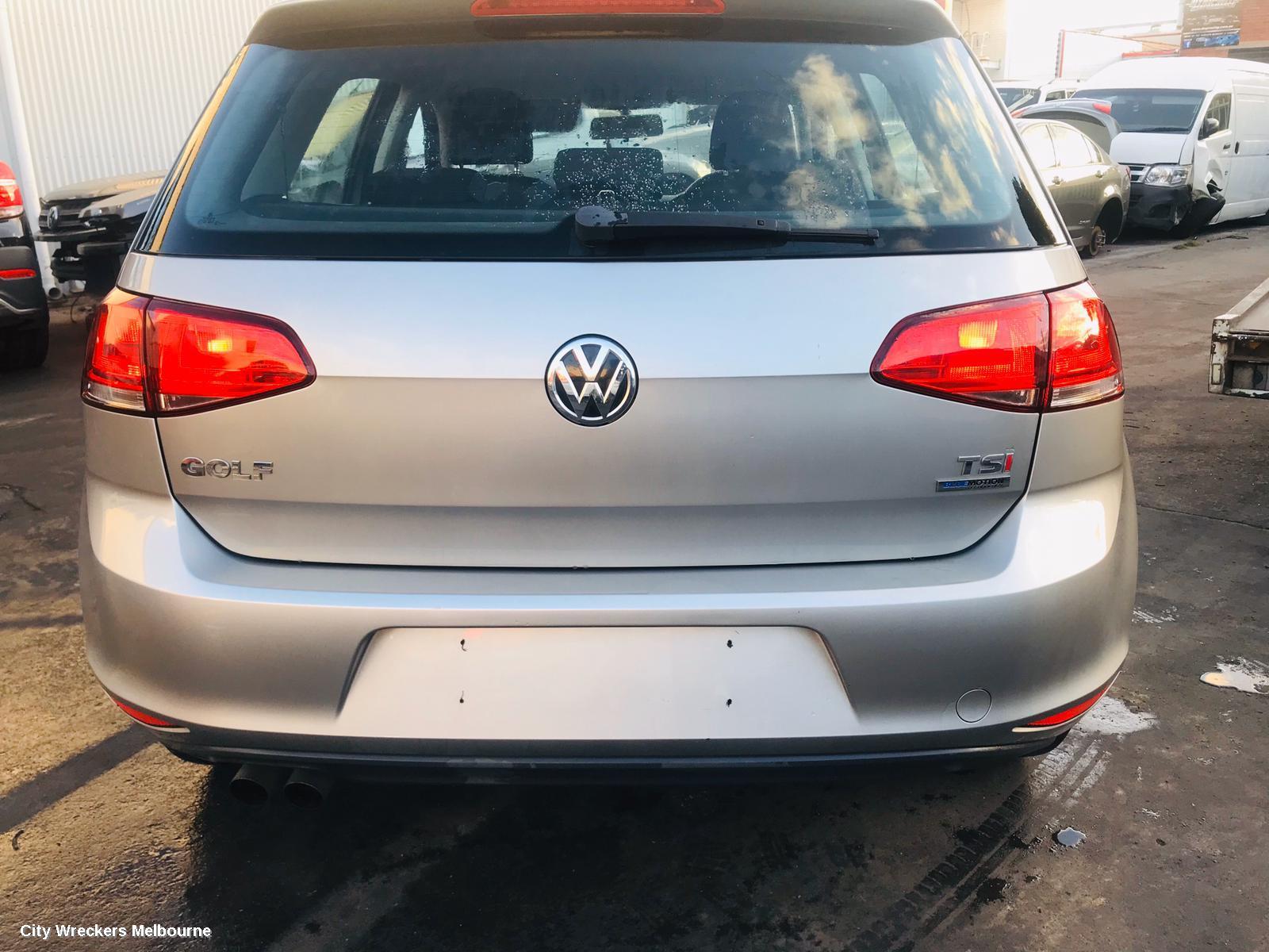 VOLKSWAGEN GOLF RADIO/CD/DVD/SAT/TV, DISPLAY SCREEN, 5.8IN, NON SAT NAV TYPE, GEN 7, 03/2013 - 03/2017
