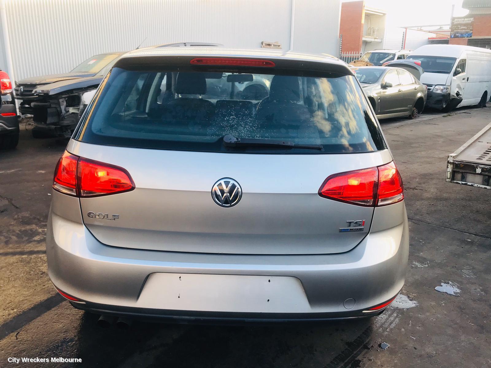 VOLKSWAGEN GOLF RADIO/CD/DVD/SAT/TV, DISPLAY SCREEN, 5.8IN, NON SAT NAV TYPE, GEN 7, 03/2013 - 03/2017