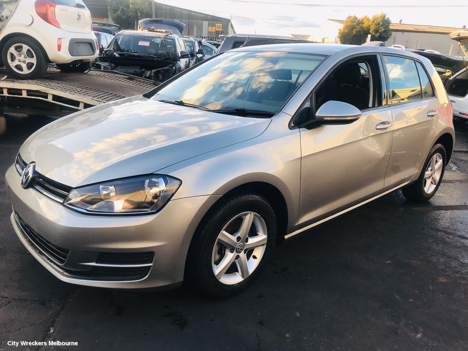 VOLKSWAGEN GOLF RADIO/CD/DVD/SAT/TV, DISPLAY SCREEN, 5.8IN, NON SAT NAV TYPE, GEN 7, 03/2013 - 03/2017