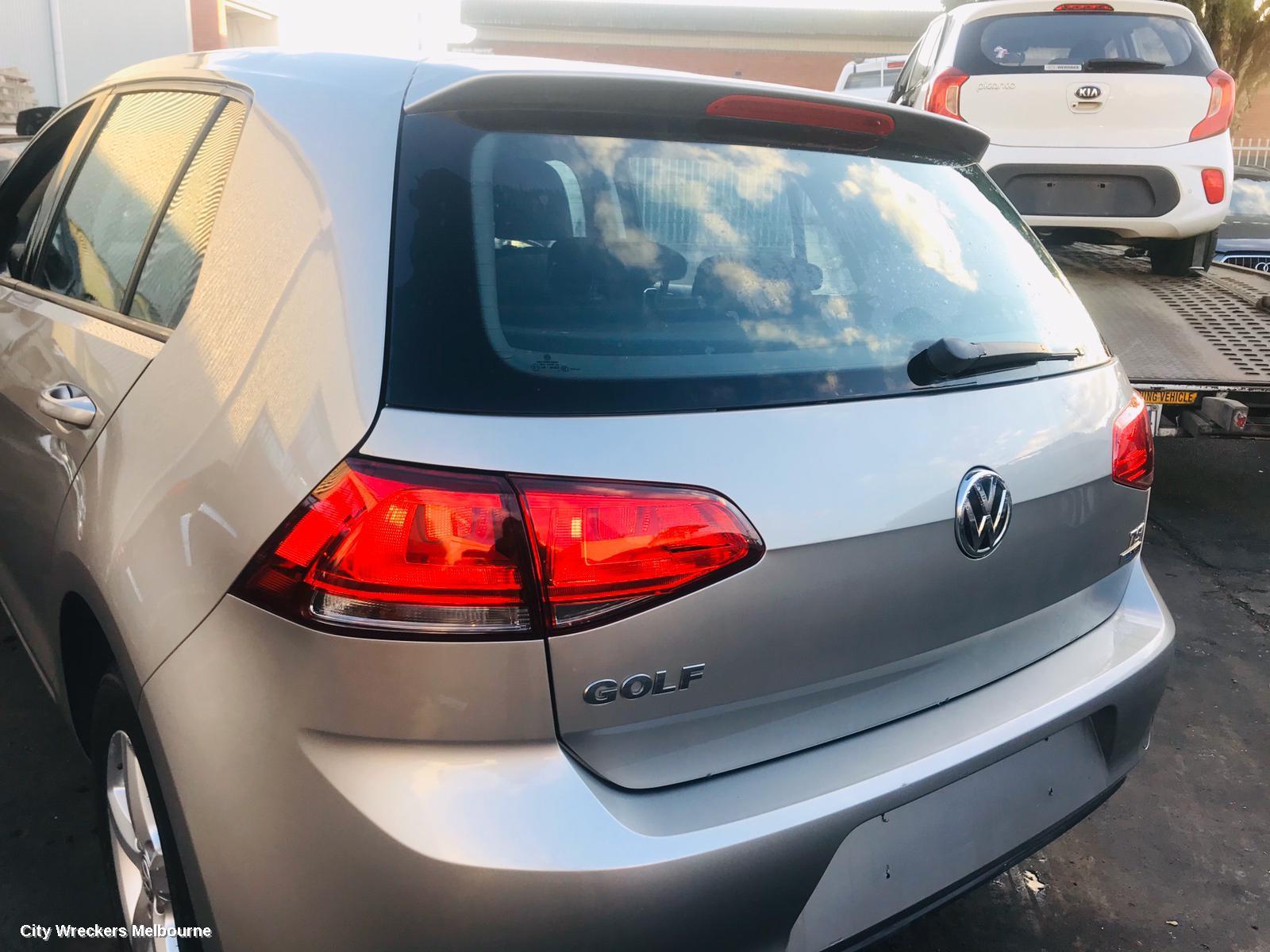 VOLKSWAGEN GOLF RADIO/CD/DVD/SAT/TV, DISPLAY SCREEN, 5.8IN, NON SAT NAV TYPE, GEN 7, 03/2013 - 03/2017