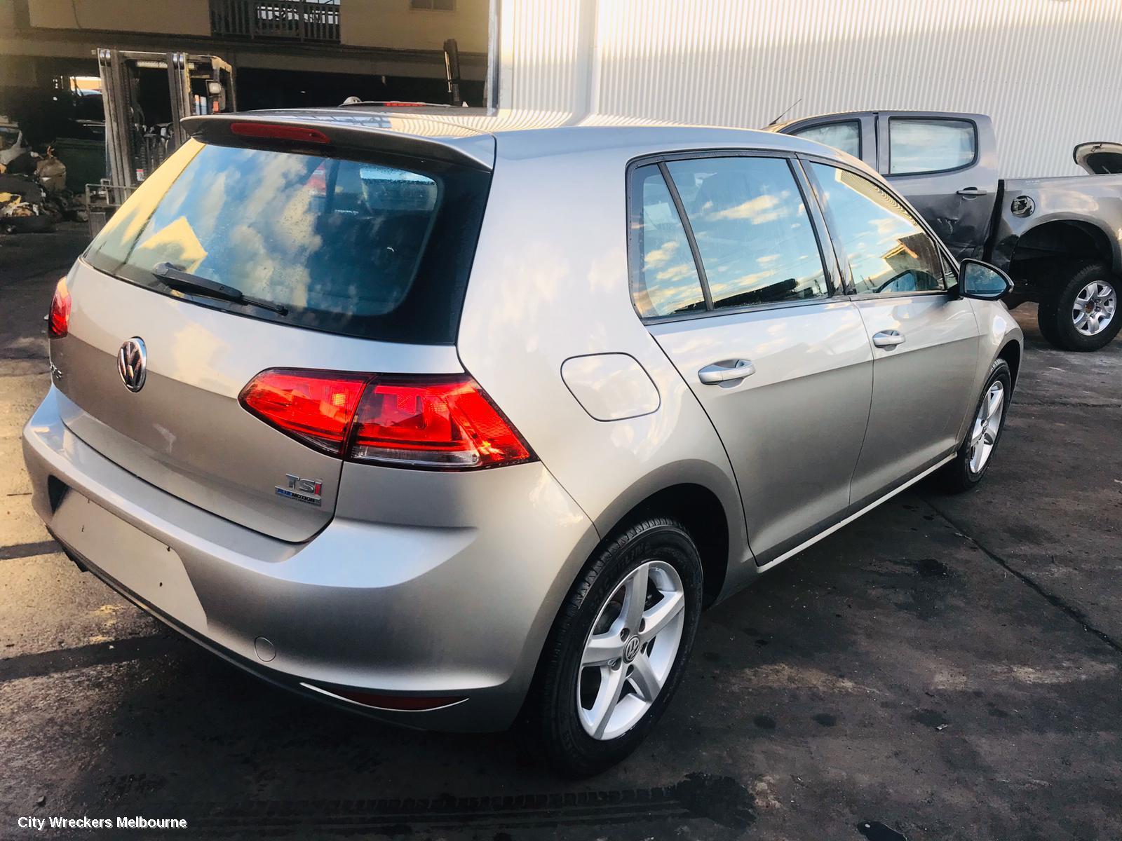 VOLKSWAGEN GOLF RADIO/CD/DVD/SAT/TV, DISPLAY SCREEN, 5.8IN, NON SAT NAV TYPE, GEN 7, 03/2013 - 03/2017