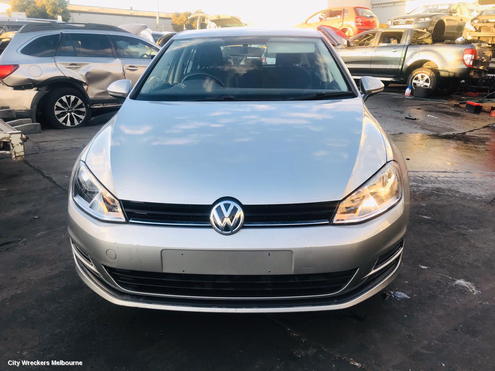 VOLKSWAGEN GOLF RADIO/CD/DVD/SAT/TV, DISPLAY SCREEN, 5.8IN, NON SAT NAV TYPE, GEN 7, 03/2013 - 03/2017