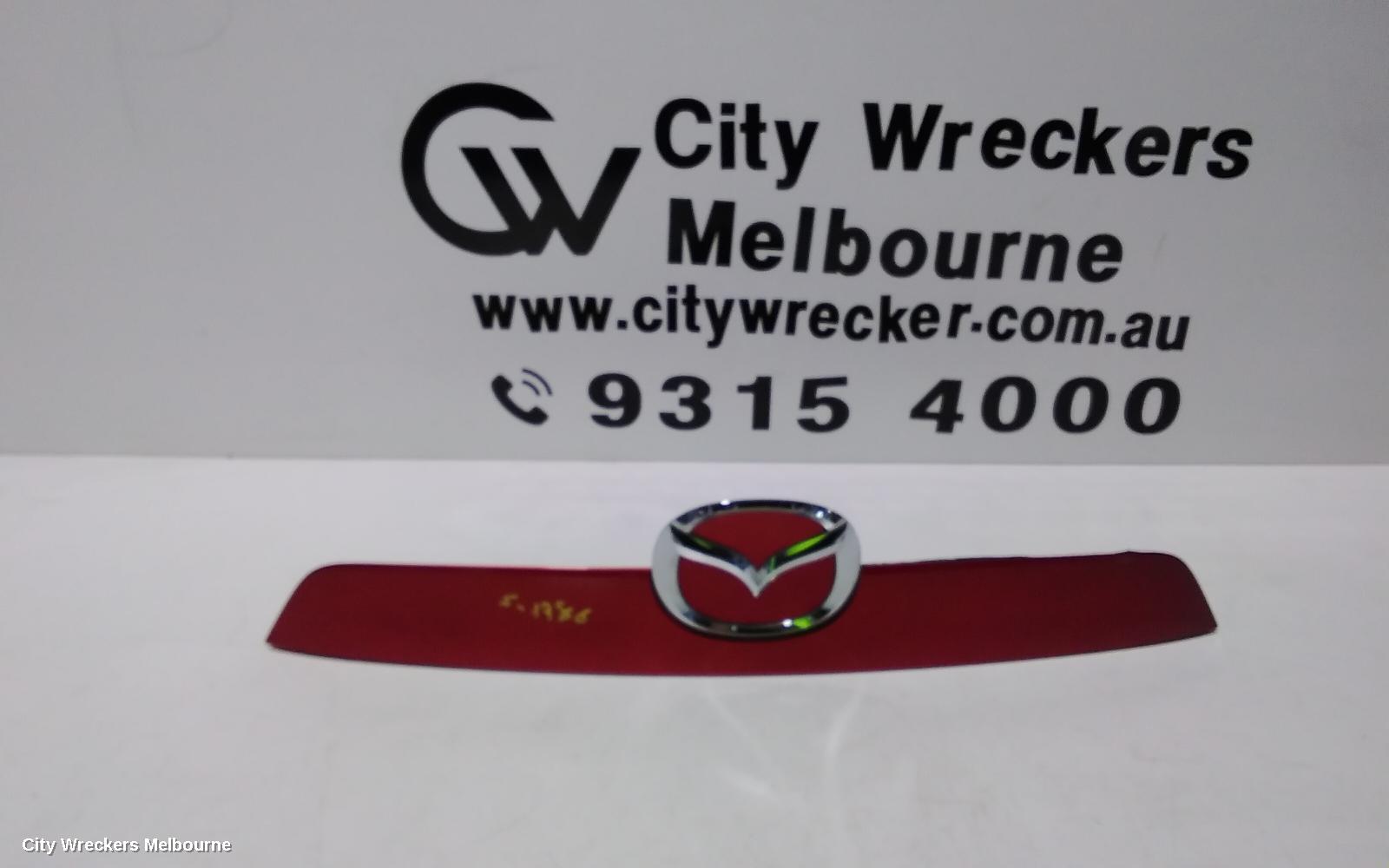 MAZDA CX5 REAR GARNISH, TAILGATE GARNISH (CENTRE), W/ REV CAMERA & SUNROOF TYPE, 02/2012 - 12/2016