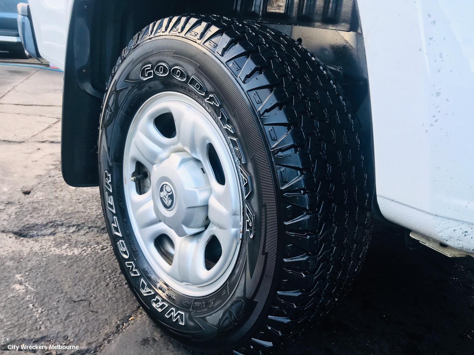 HOLDEN COLORADO OVERFLOW BOTTLE, RG 7, 12/2012 - 06/2016