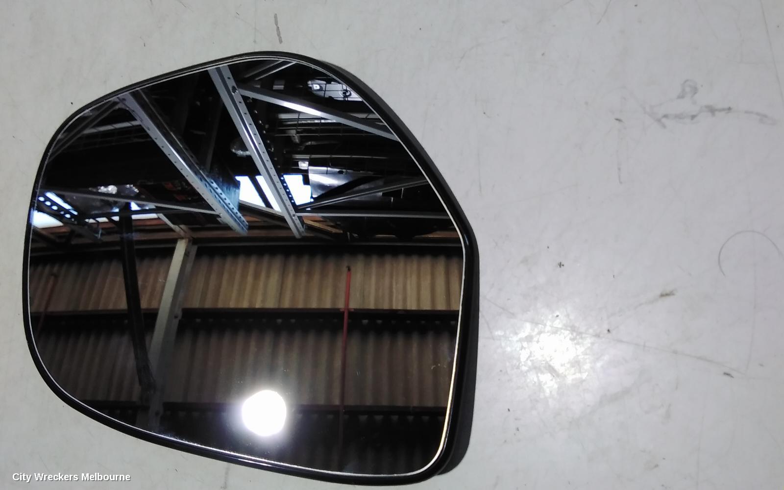 MITSUBISHI OUTLANDER RIGHT DOOR MIRROR, ZK-ZL, W/ FLASHER, MANUAL FOLD, NON CAMERA TYPE, 07/2015 - 07/2021