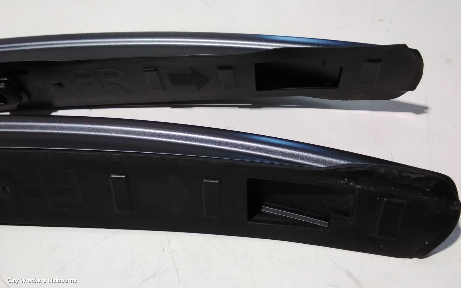 HYUNDAI KONA ROOF RAIL