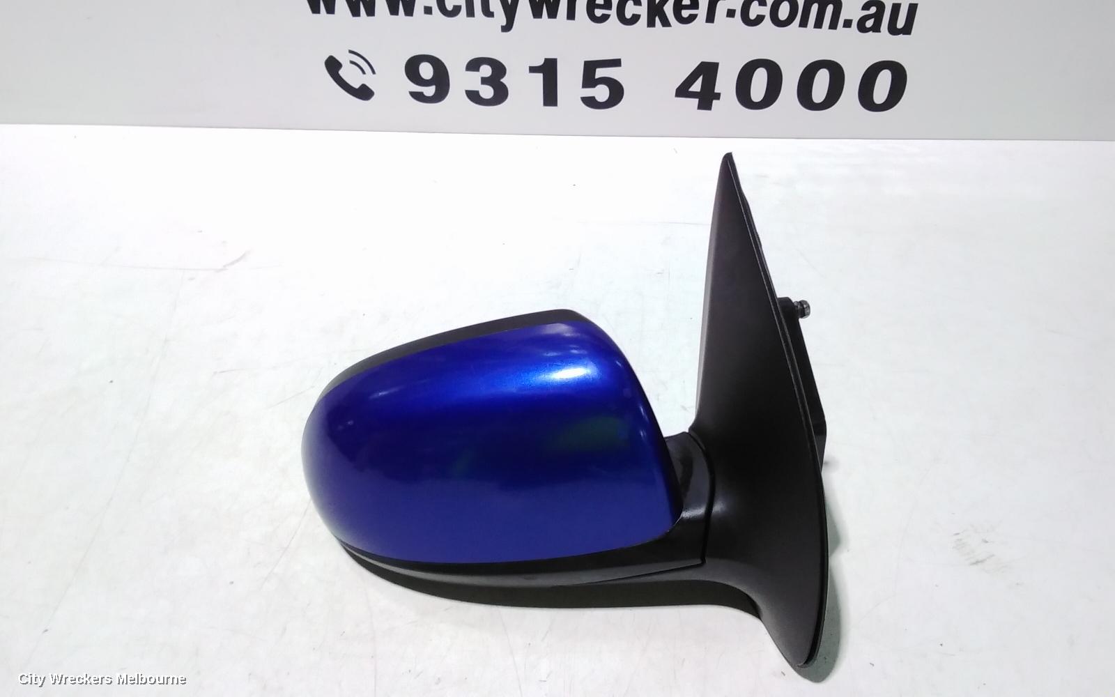 HYUNDAI I20 RIGHT DOOR MIRROR, PB, MANUAL FOLDING, NON FLASHER TYPE, 07/2010 - 12/2015