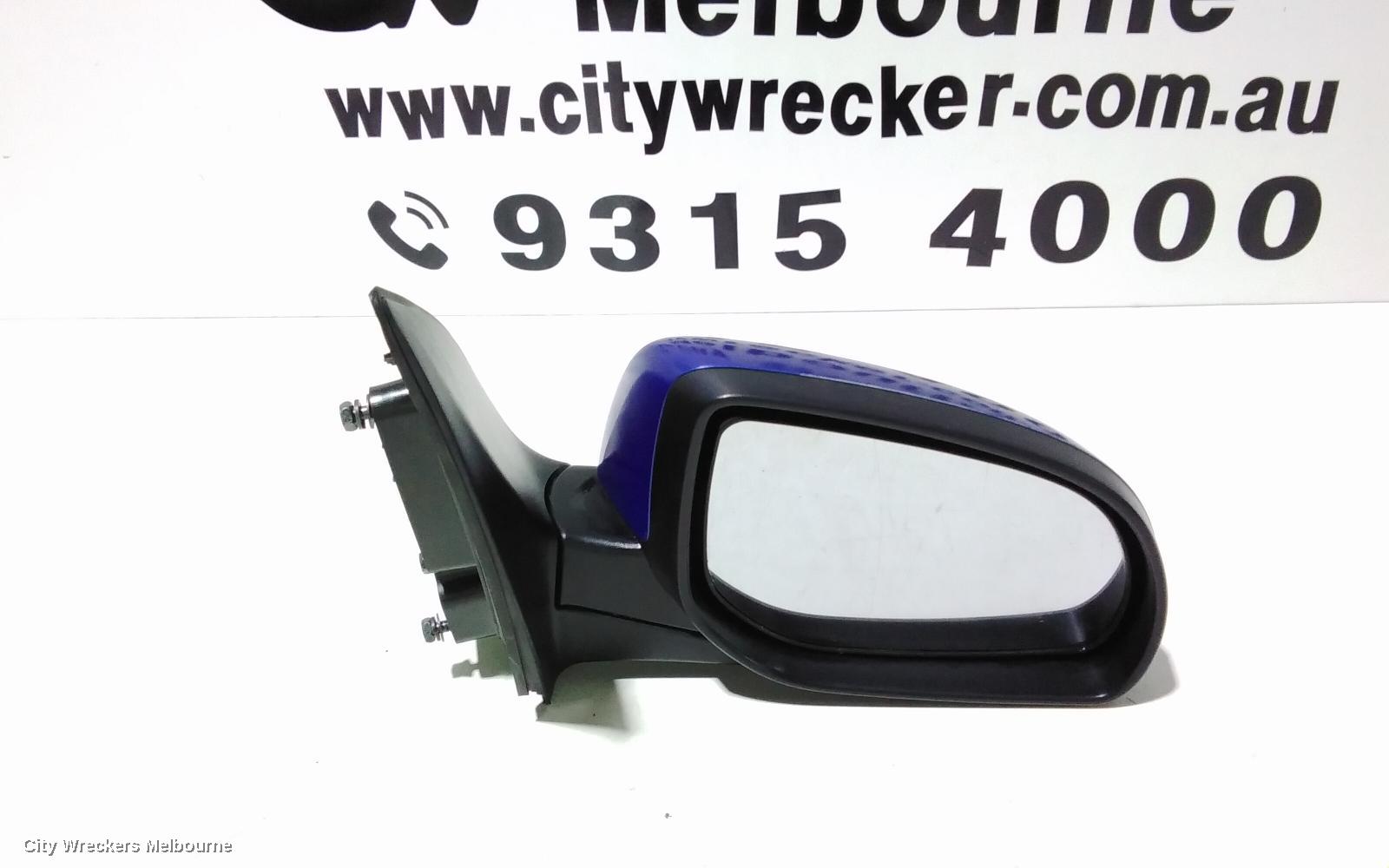 HYUNDAI I20 RIGHT DOOR MIRROR, PB, MANUAL FOLDING, NON FLASHER TYPE, 07/2010 - 12/2015